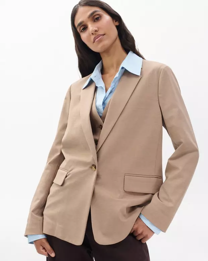 ジェニファー　コンボ　ブレザー