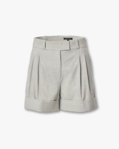 ネイラ　ショーツ
