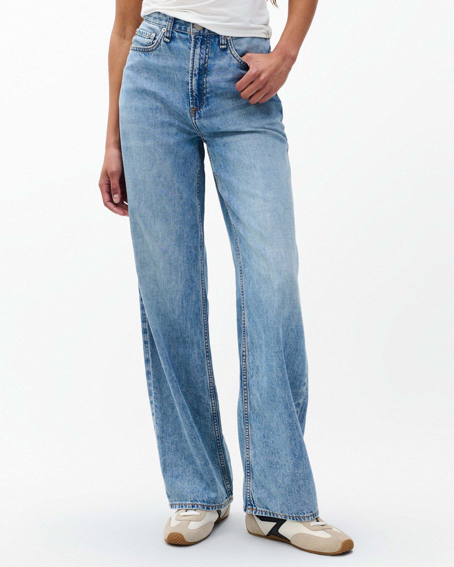 フェザー　ウェイト　ローガン　ワイド　レッグ