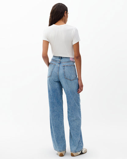 フェザー　ウェイト　ローガン　ワイド　レッグ