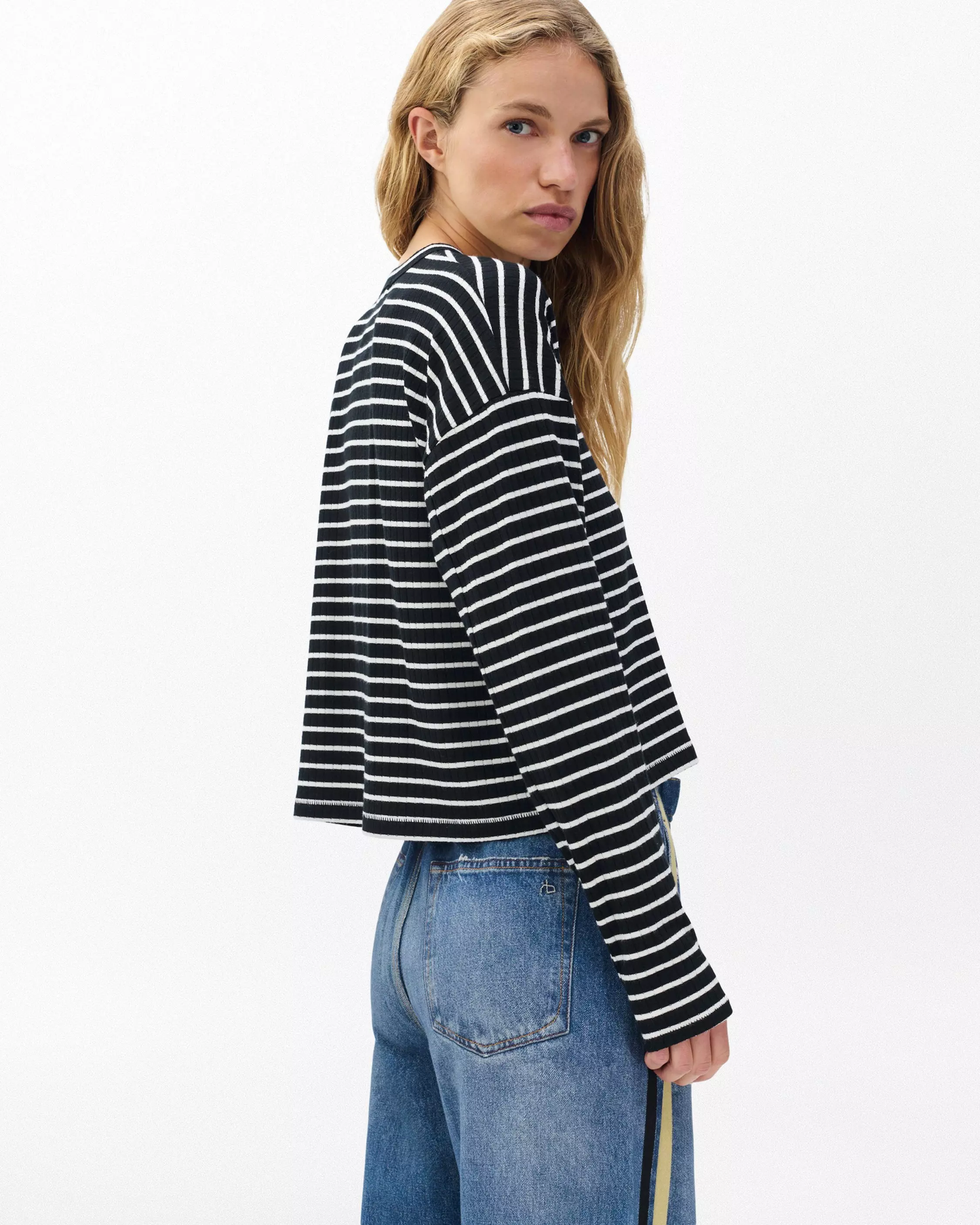 ザ　ニット　ストライプ　クルーネック　プルオーバー - BLKMT