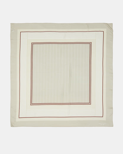 ピン　ストライプ　スカーフ