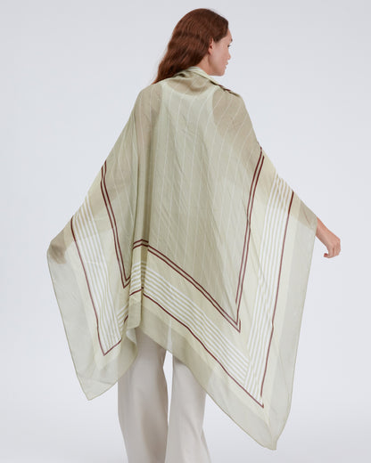 ピン　ストライプ　スカーフ