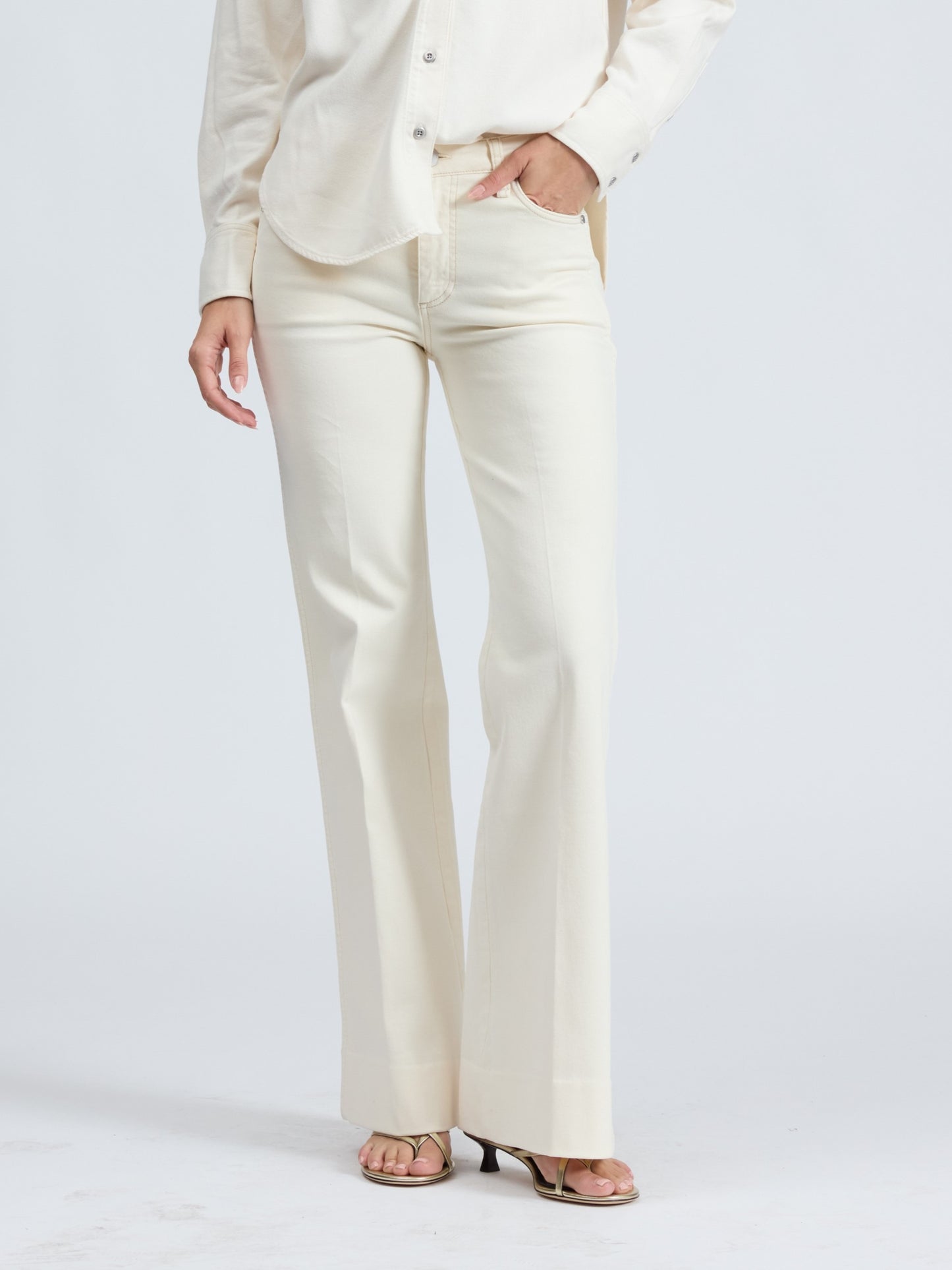 ルビー　フレア　トラウザー