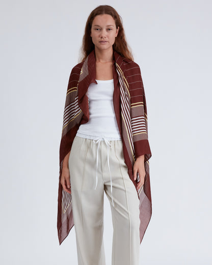 ピン　ストライプ　スカーフ